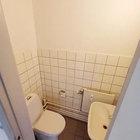 Budget 5 With Free Parking Apartment *