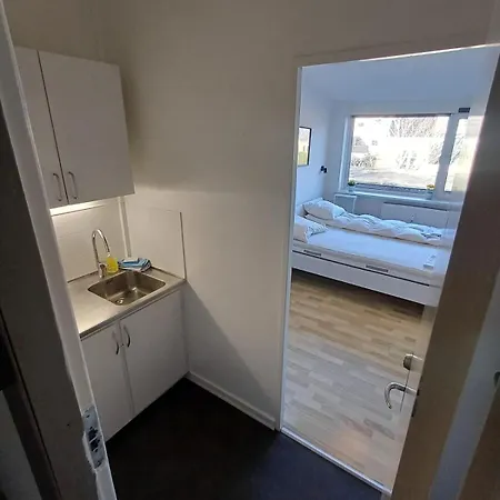 Budget 5 With Free Parking Apartment *